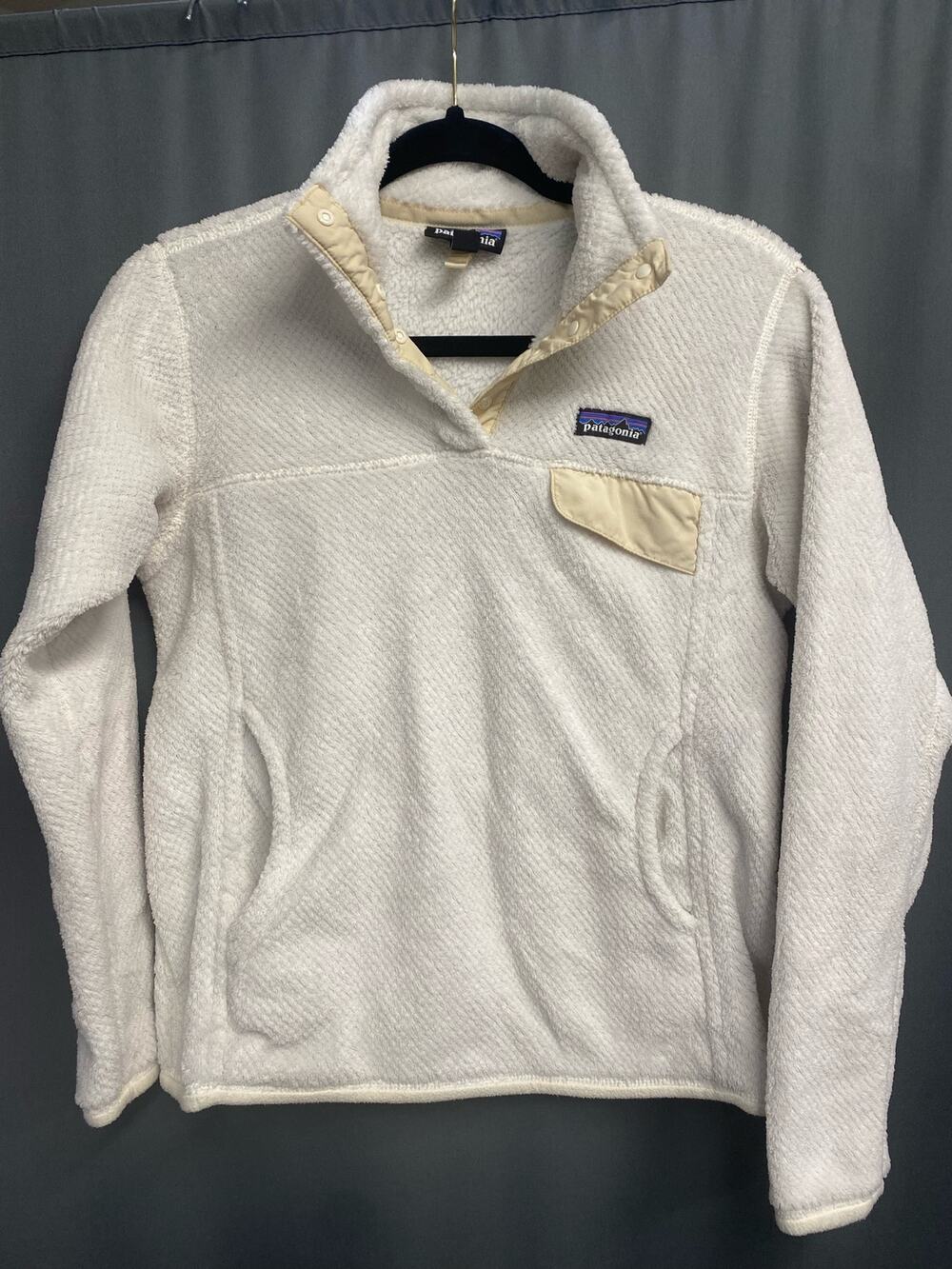 Patagonia fleece pullover with pockets size small (b43)